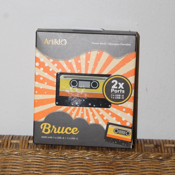 Artikl.  Bruce Power Bank. Portable Charger - Picture 1 of 6